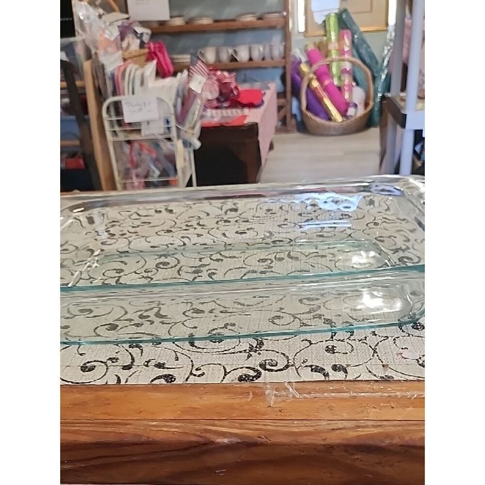 Pyrex Clear Glass Rectangular Baking Dish with Handles - Picture 7 of 7